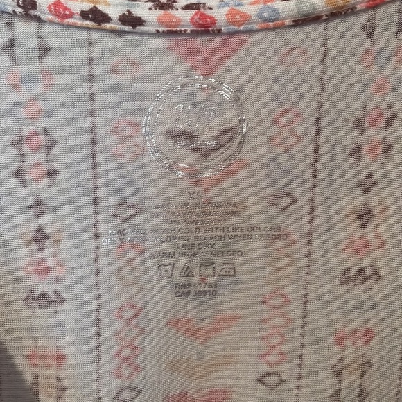 maurice’s t-shirt - Picture 2 of 4